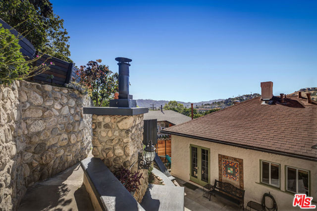 3526 Griffin Avenue, Los Angeles CA: https://media.crmls.org/mediaz/237baed6-9040-4abc-88a1-19626bf2632e.jpg
