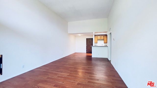 4499 Via Marisol, Los Angeles CA: https://media.crmls.org/mediaz/237bdf69-650e-4d28-92a9-2606c1187648.jpg