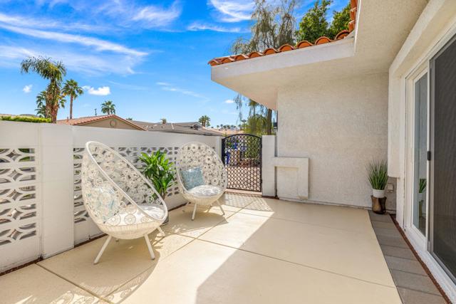 47215 Heliotrope Drive, Palm Desert CA: https://media.crmls.org/mediaz/237d15e4-e8c7-49d8-bc7c-8e8e32c720e9.jpg