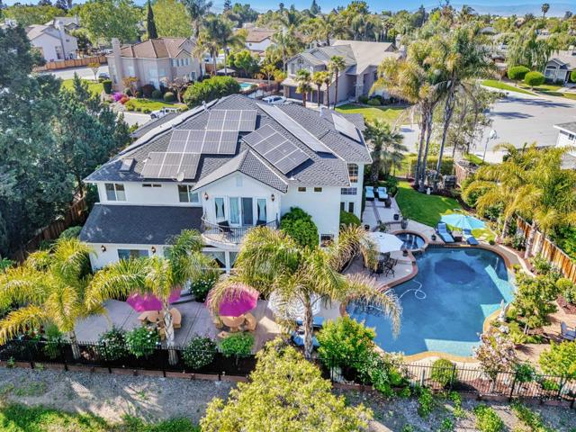 290 Bonnie Lane, Hollister CA: https://media.crmls.org/mediaz/237d3f68-4d9f-4697-bfe2-be87cacbf7cf.jpg