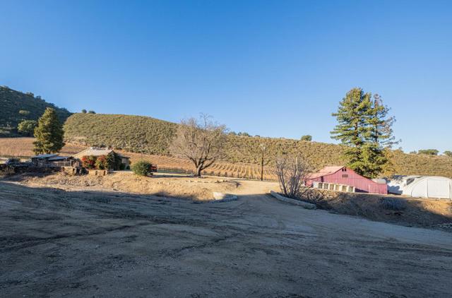 33120 River Road, Gonzales CA: https://media.crmls.org/mediaz/237d52df-2579-470b-b6dd-4706cbaf5d1a.jpg