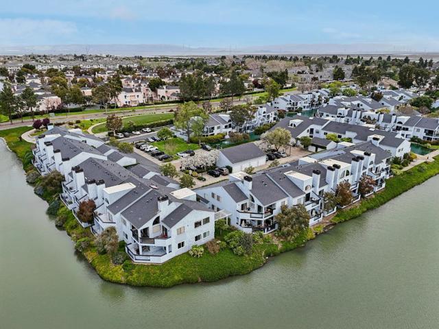 52 Cape Hatteras Court, Redwood City CA: https://media.crmls.org/mediaz/237d7e1a-fef1-4d31-9434-e7a9d1c61420.jpg