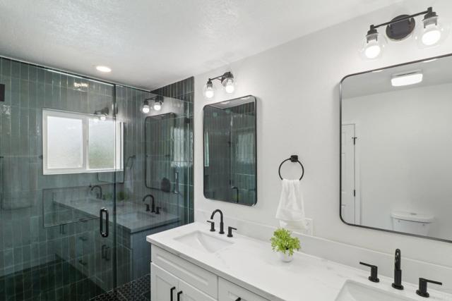 3243 Carolyn Circle, Oceanside CA: https://media.crmls.org/mediaz/237da436-d43d-482f-83e1-83370fb37b56.jpg