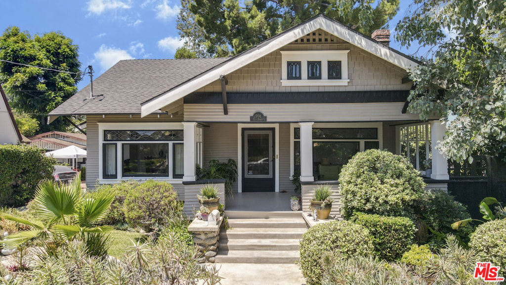 991 Palm Terrace