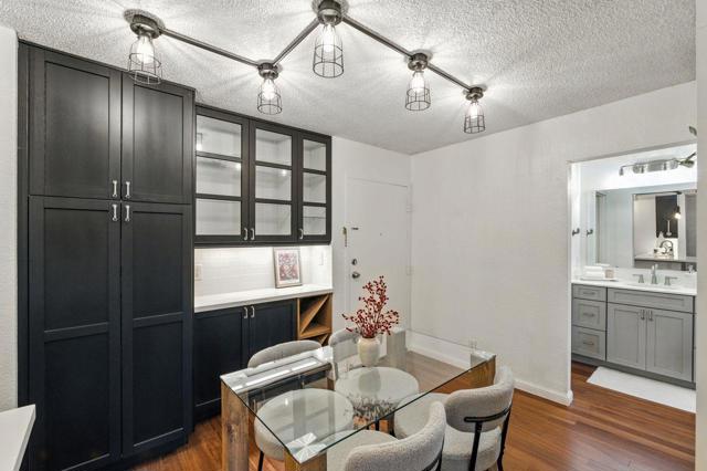 381 Half Moon Lane, Daly City CA: https://media.crmls.org/mediaz/237ec51c-71a8-44b1-9668-d23d39de2579.jpg
