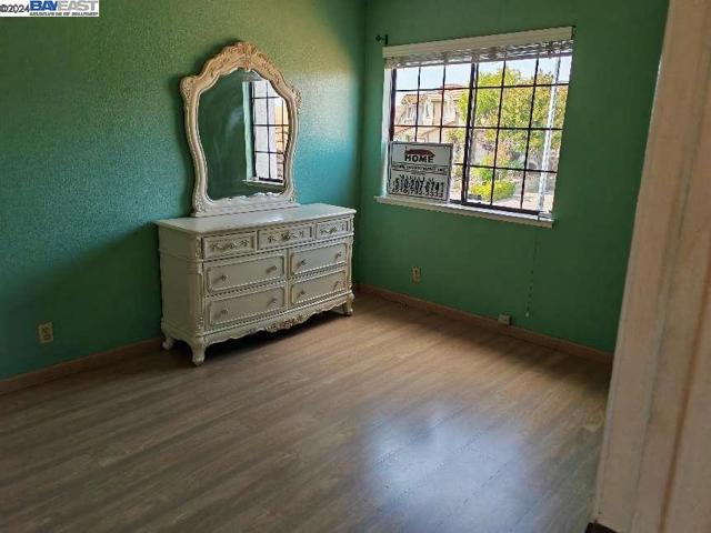 Image 20 of 22 For 43667 Southerland Way