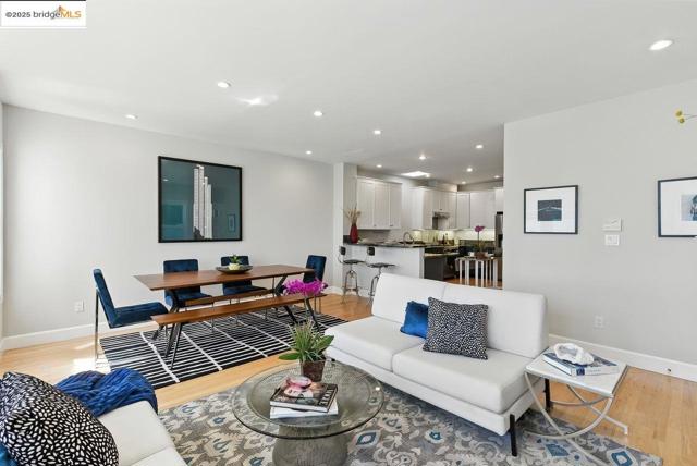 280 Monterey Blvd., San Francisco CA: https://media.crmls.org/mediaz/2380b47b-08c7-4ea7-b159-b834bc780c3e.jpg