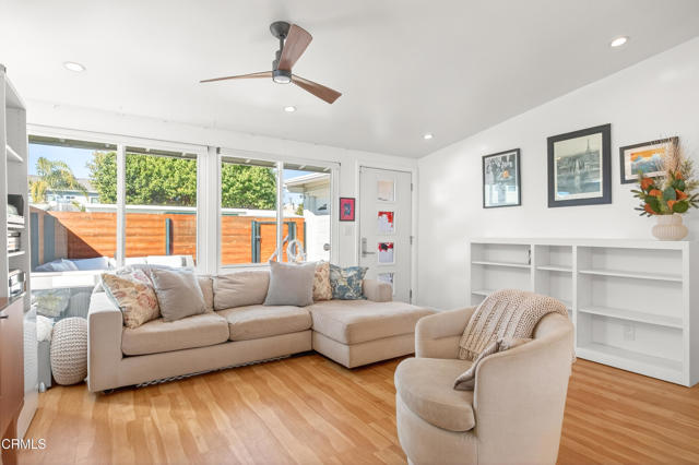 Detail Gallery Image 16 of 40 For 1040 Dover Ln, Ventura,  CA 93001 - 2 Beds | 2 Baths