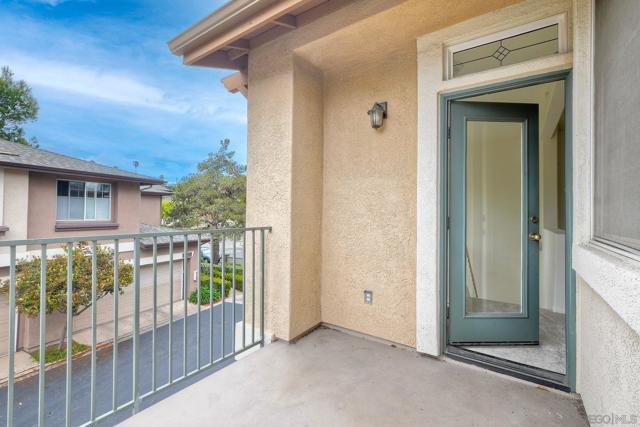 9633 West Canyon Terrace, San Diego CA: https://media.crmls.org/mediaz/23814ce3-be99-45d4-ba7e-06256d0d6373.jpg