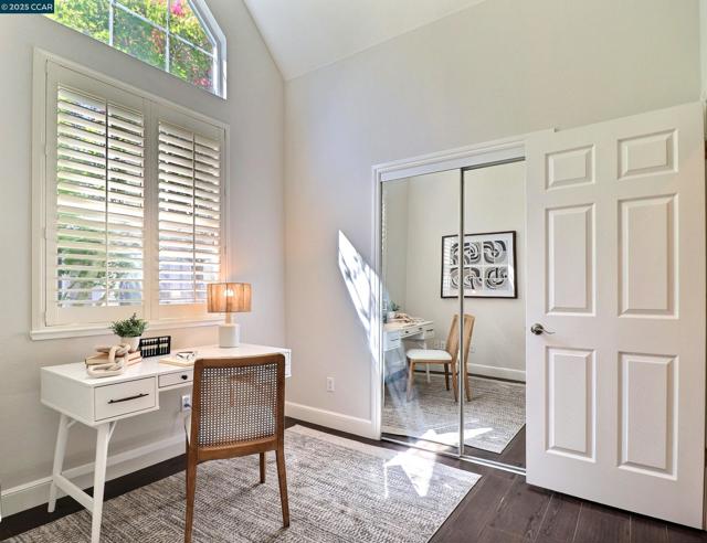 136 Sugarloaf Ct, Alamo CA: https://media.crmls.org/mediaz/2381d597-8878-4270-8d91-ae4aa1a4ff40.jpg