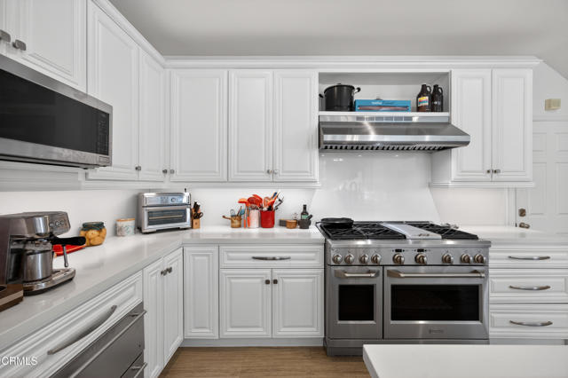 3746 Dunkirk Drive, Oxnard CA: https://media.crmls.org/mediaz/23820bc1-8318-4f03-a93d-e11fa6e32e83.jpg