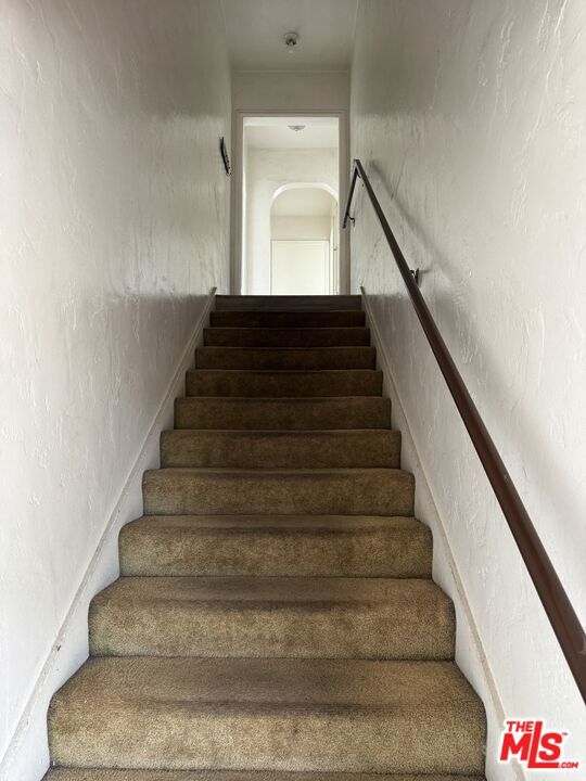 https://media.crmls.org/mediaz/23821e7d-ca10-4a00-a16a-941b42e446c2.jpg?preset=X-Large