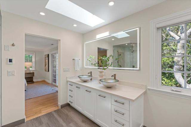 739 Oak View Way, Redwood City CA: https://media.crmls.org/mediaz/238232c4-5b15-4405-a0fd-83da2eb2d106.jpg