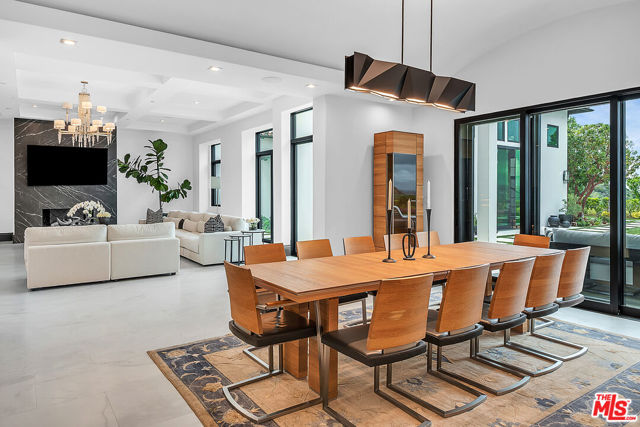 25201 Prado Del Misterio, Calabasas CA: https://media.crmls.org/mediaz/2382a6d4-2336-4478-9539-8a8cee4ce4dd.jpg