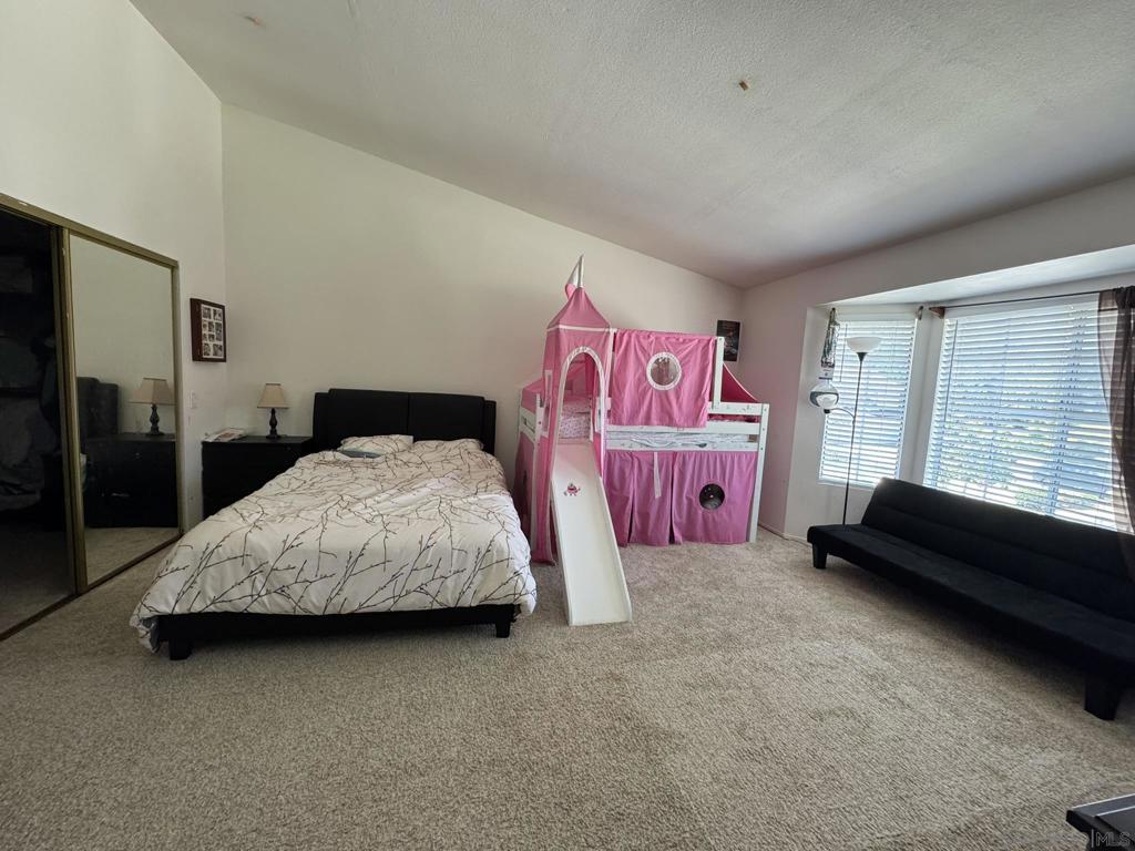 MLS #250025872SD img 3