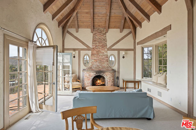 Drew Fenton | 1041 Somera Road Los Angeles CA | MLS: 7410994 Drew Fenton | 1041 Somera Road Los Angeles CA | MLS: 7410994