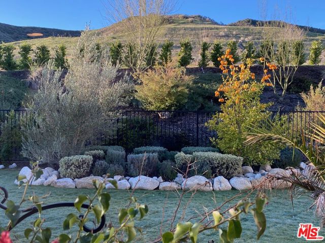 18648 Juniper Springs Drive, Canyon Country CA: https://media.crmls.org/mediaz/23850486-ea61-4b93-b904-85f3d437cba0.jpg