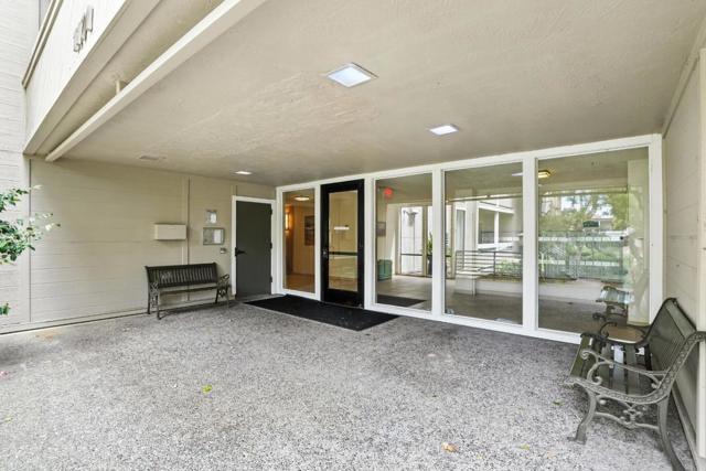 1171 Compass Lane, Foster City CA: https://media.crmls.org/mediaz/23851665-1182-4cb1-acab-5bb0e01ae457.jpg