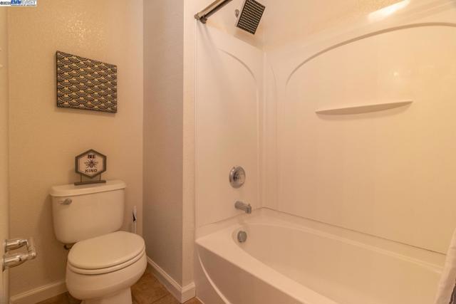 1526 Cat Tail Dr, Stockton CA: https://media.crmls.org/mediaz/23856533-c921-4342-9fa7-fc28eac9cde2.jpg