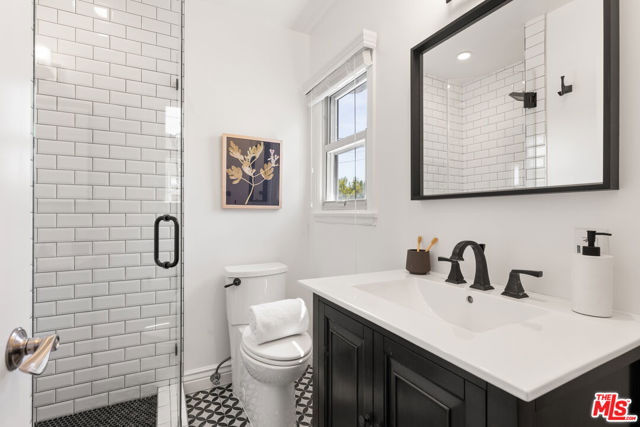 7322 W 91st Street, Los Angeles CA: https://media.crmls.org/mediaz/23857238-46ea-448c-aa32-ab8cebd73d3c.jpg