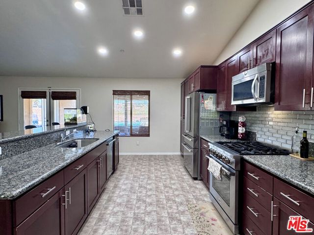 17794 Cabazon Road, Apple Valley CA: https://media.crmls.org/mediaz/23857f3a-481e-42ad-b21a-52d0fb248026.jpg