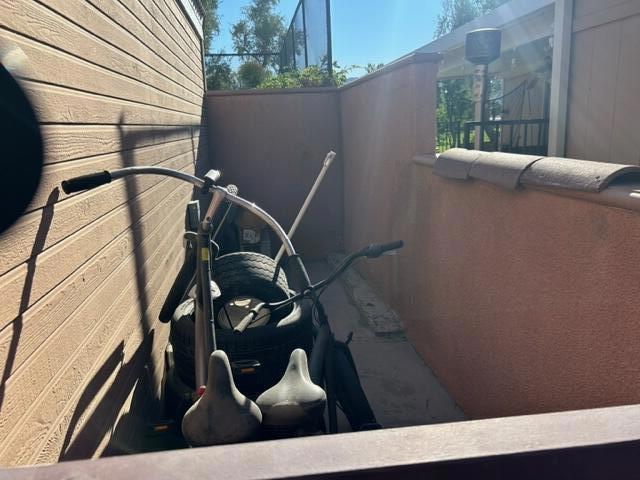 73671 Half Way Drive, Palm Desert CA: https://media.crmls.org/mediaz/2385e333-a80f-4508-8bdb-db77dd5c7c3f.jpg