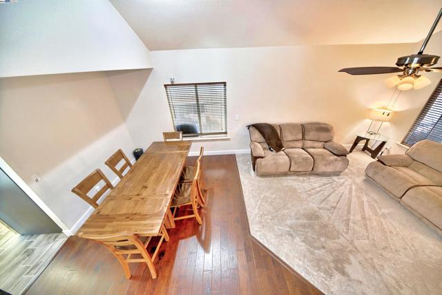 4516 Old Mill Ct, Salida CA: https://media.crmls.org/mediaz/238669cc-58c5-40df-925b-0a8ad167d562.jpg