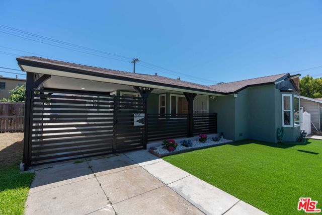 536 Myrtle Street, Glendale CA: https://media.crmls.org/mediaz/23867940-669d-43e9-a910-c65d0199bde8.jpg