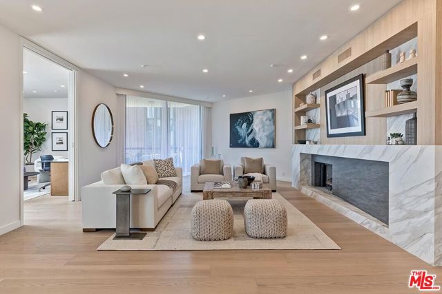 300 N Swall Drive, Beverly Hills CA: https://media.crmls.org/mediaz/23868476-b444-48d0-bb04-0ccc8ef94f13.jpg