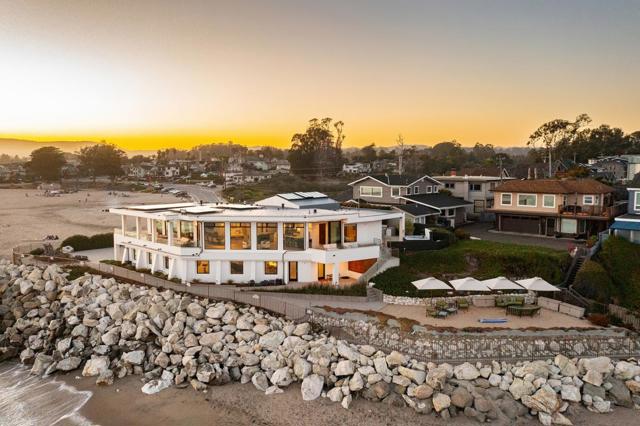 2900 E Cliff Drive, Santa Cruz CA: https://media.crmls.org/mediaz/2386ea9c-439f-44f3-b7f7-a89291ee10fa.jpg