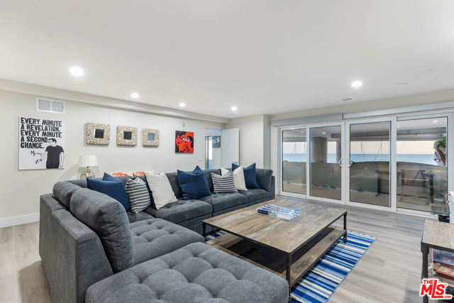 27336 Pacific Coast Highway, Malibu CA: https://media.crmls.org/mediaz/2386fe8d-82ea-4a11-8869-a8fd152916dc.jpg