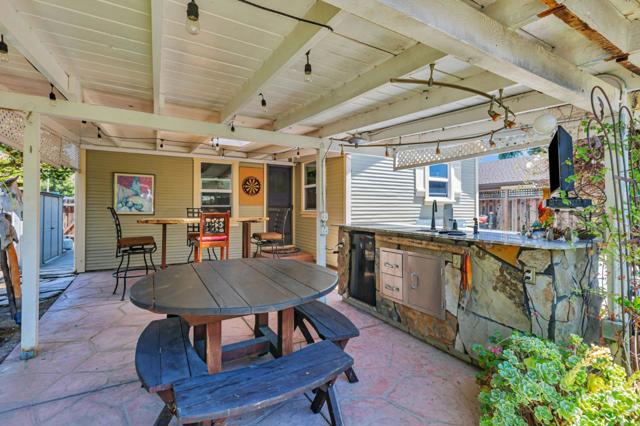 484 E Evelyn Avenue, Sunnyvale CA: https://media.crmls.org/mediaz/23880c51-9ef8-495e-a555-d7e2f6195aea.jpg