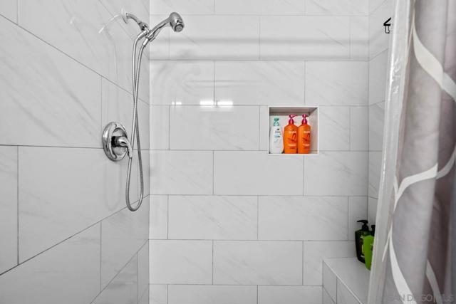 124 E View St, Fallbrook CA: https://media.crmls.org/mediaz/23893d31-fba2-4c8b-a24a-5ef18d2de3d3.jpg