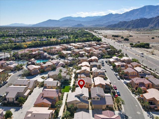 52190 Desert Spoon Court, La Quinta CA: https://media.crmls.org/mediaz/23895514-6c9b-4724-aa90-61f30f811e67.jpg