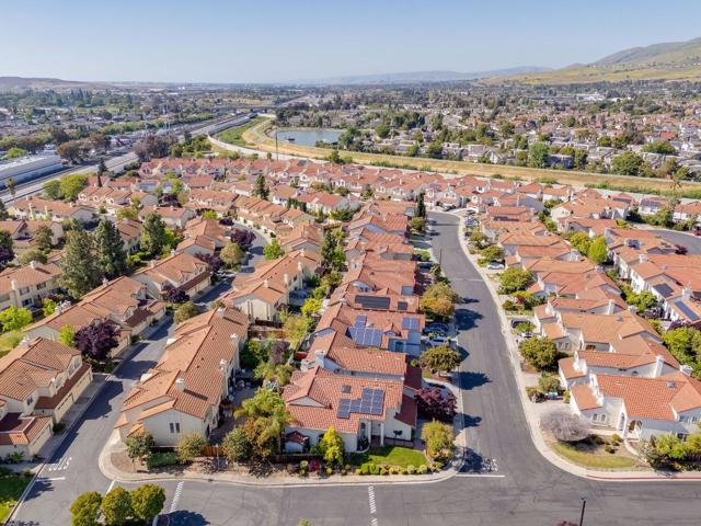 356 Meadowhaven Way, Milpitas CA: https://media.crmls.org/mediaz/2389b253-bf4b-4be3-acfe-776deaa63a8f.jpg