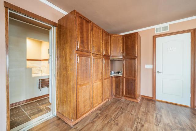 6433 La Paloma Street, Carlsbad CA: https://media.crmls.org/mediaz/2389f328-f1fb-4e35-b118-ec136bc72a47.jpg