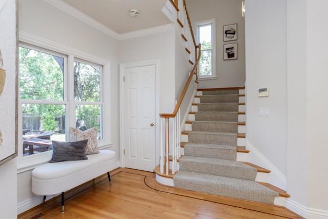 510 Oak Park Way, Redwood City CA: https://media.crmls.org/mediaz/238a6cf4-54f3-4971-9b93-e8603c9c8fe2.jpg