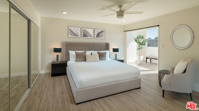 13206 Admiral Avenue, Marina del Rey CA: https://media.crmls.org/mediaz/238b1adb-c526-4919-898a-3394eeda4731.jpg