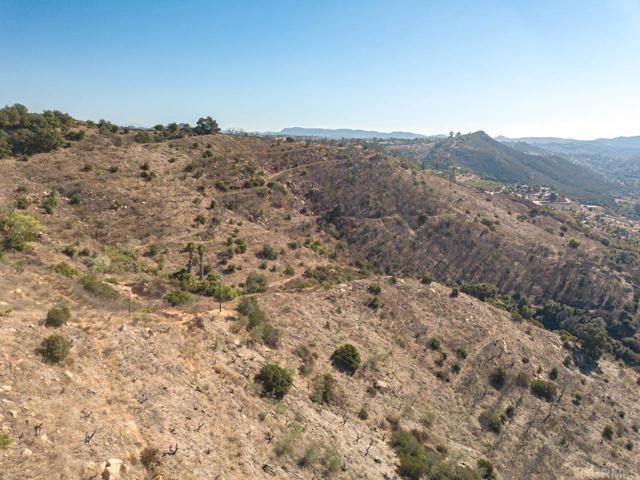40 Oak Glen Road, Valley Center CA: https://media.crmls.org/mediaz/238b2c21-b713-4bd8-b6db-e7f85a9cc7ce.jpg