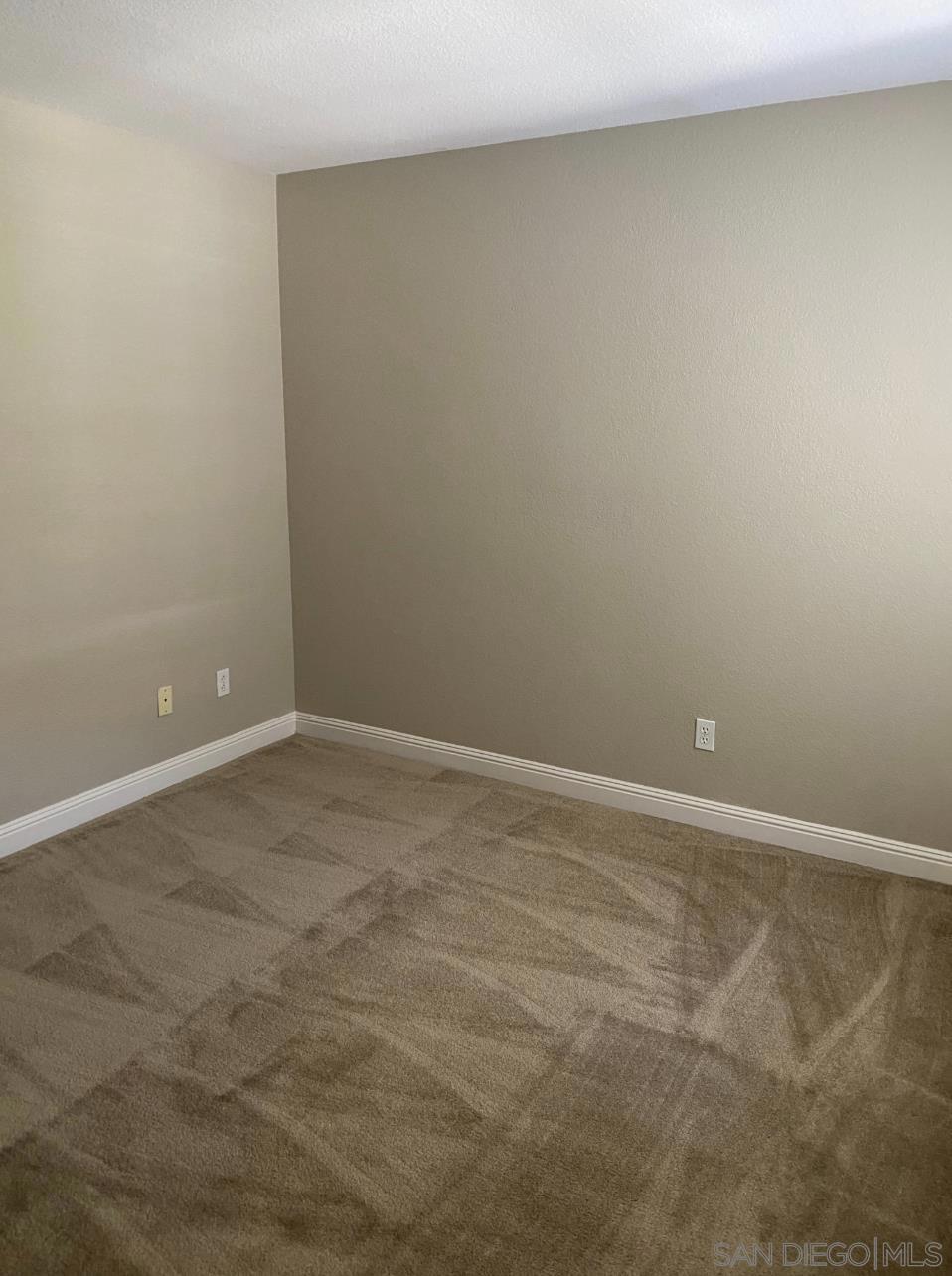 https://media.crmls.org/mediaz/238ba0c5-5346-4ba6-b45f-baee3fe8d2e5.jpg?preset=X-Large