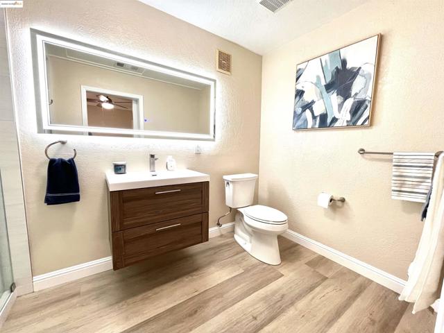 389 White Dr, Hayward CA: https://media.crmls.org/mediaz/238c7e87-0814-4382-9ebf-79d68ec82f9f.jpg