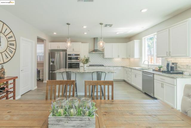 144 Scott Creek Way, Brentwood CA: https://media.crmls.org/mediaz/238c9dff-f129-4f07-ab38-92dc9eb827a6.jpg