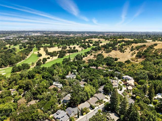 45 Sneckner Court, Menlo Park CA: https://media.crmls.org/mediaz/238cba48-94ca-4cdd-b771-841b78d08130.jpg