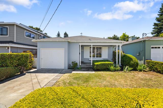 1423 Greenwood Avenue, San Carlos CA: https://media.crmls.org/mediaz/238d55a6-07d7-4578-a236-b72e808e8d45.jpg
