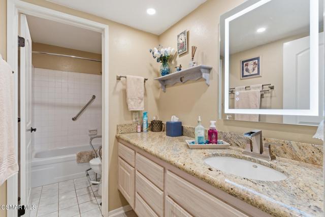 3366 Blue Ridge Court, Westlake Village CA: https://media.crmls.org/mediaz/238dcdfc-36fa-4fbe-a328-7dd59212bcf7.jpg