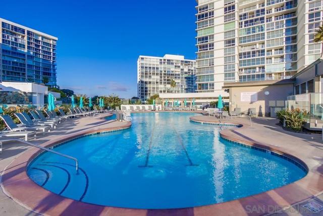 1750 Avenida Del Mundo, Coronado CA: https://media.crmls.org/mediaz/238e1641-4c1e-43b0-a5fb-1cbab851810a.jpg