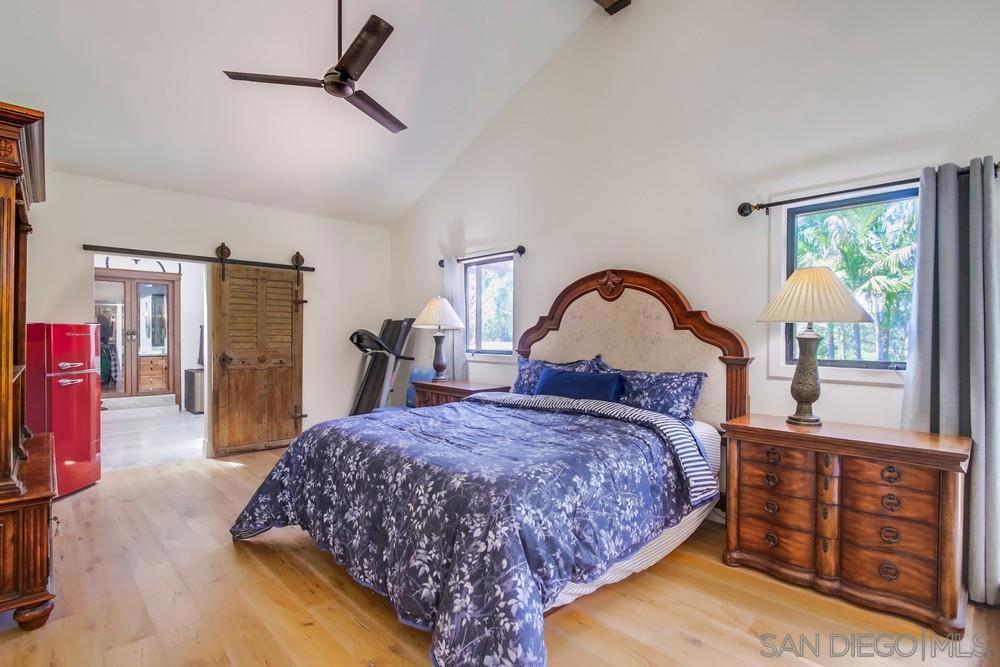 MLS #250032414SD img 24