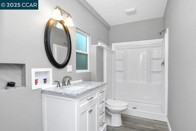 2280 Concord Ave, Brentwood CA: https://media.crmls.org/mediaz/238ecd95-9563-42c8-90ba-40d28ef06b4c.jpg