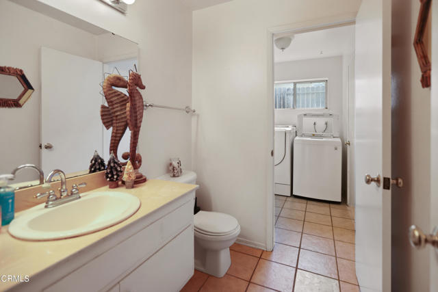 Guest Bathroom:Washroom