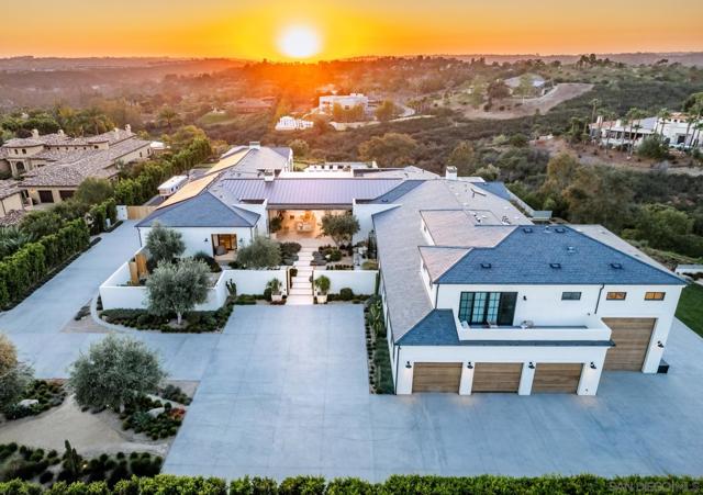 14783 Roxbury Terr., Rancho Santa Fe CA: https://media.crmls.org/mediaz/238f634e-0620-4de1-80b8-5195f8f1bc41.jpg